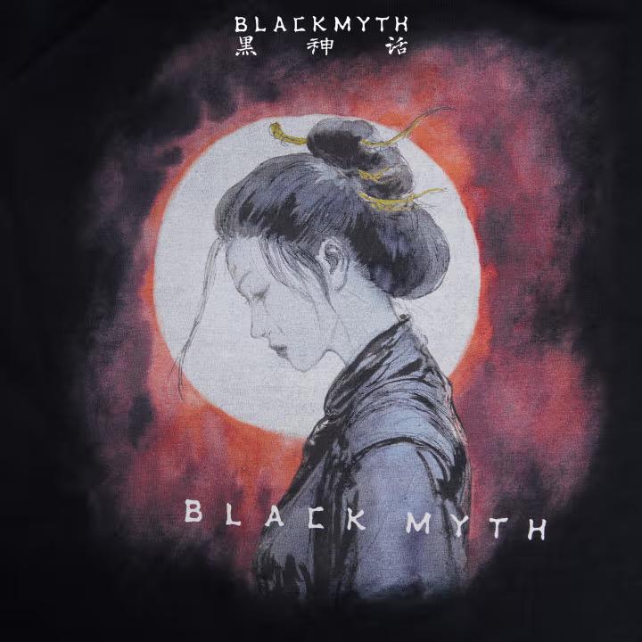 《黑神话：悟空》官方衍生品牌「黑神话BLACKMYTH」已在官方旗舰店上架部分夏季系列衍生品，其余商品将于5月21日上午10点全部上架并正式开售，T恤售价168元，徽章单个售价18元