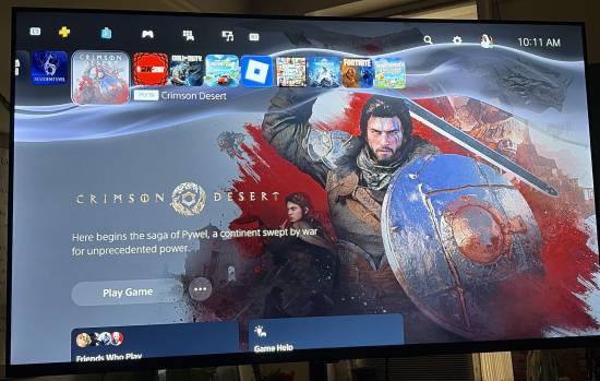 近日，多位玩家在社交媒体上分享了 PlayStation 5 系统主页的最新变化，显示索尼似乎正在秘密测试或逐步推行一套全新的用户界面方案