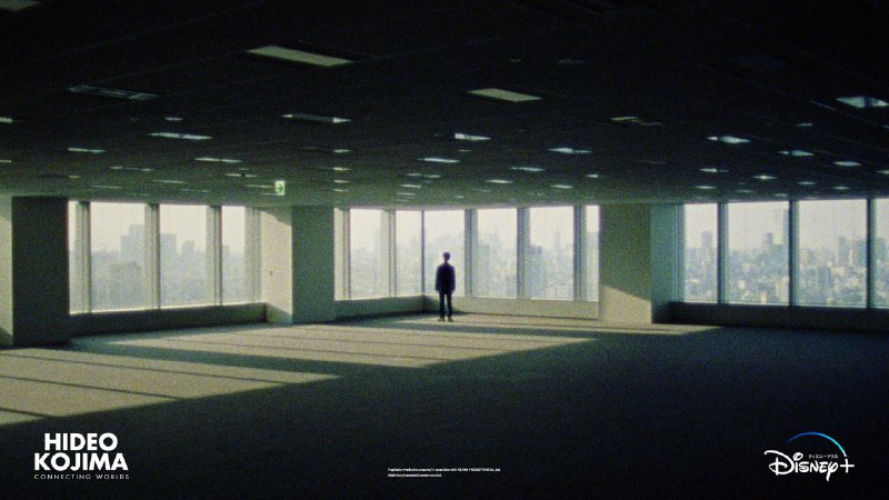 小岛秀夫纪录片《小岛秀夫：连接世界》现已上线Disney+，本片回顾了小岛秀夫从创建工作室，再到完成《死亡搁浅》创作的过程，时长1小时 ​