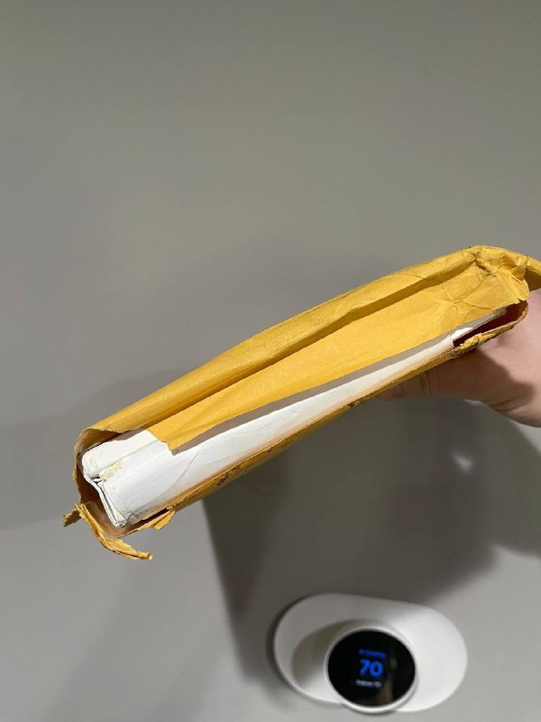 索尼在美国PS官网弄了一个官价100美元的最后生还者 第一部 的火萤限定版，包含铁盒那种