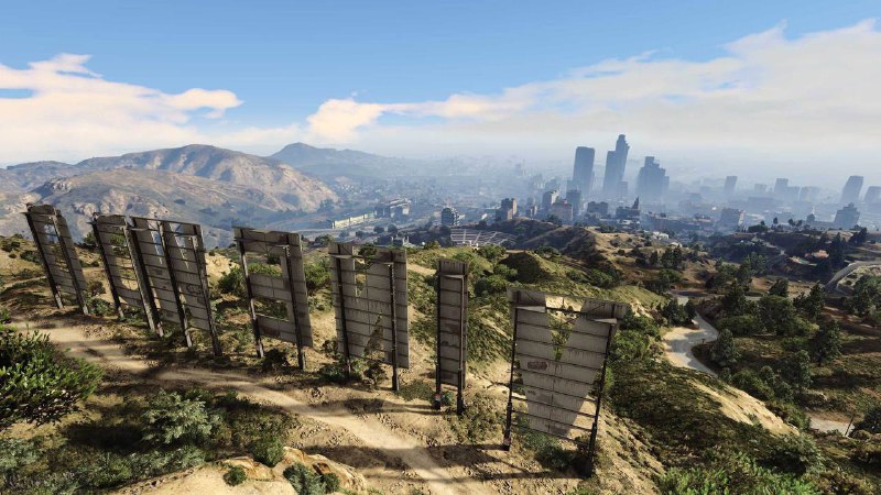 Rockstar公开了更多《GTA5》和《GTA Online》PS5、Xbox Series X|S版本的细节，将于3月15日推出，详情如下：·次世代《GTA5》将提供三个可选模式：画面模式：原生4K+30帧+光线追踪