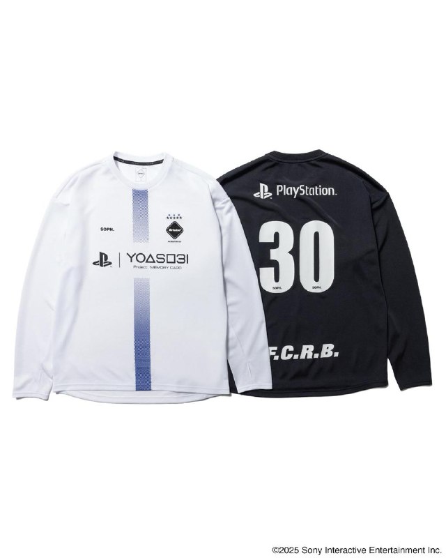 为纪念PlayStation成立30周年，SIE、YOASOBI与服饰品牌SOPH合作推出了纪念衬衫，将于6月8日YOASOBI在伦敦的演唱会上限量出售，线上购买渠道将于后续开放