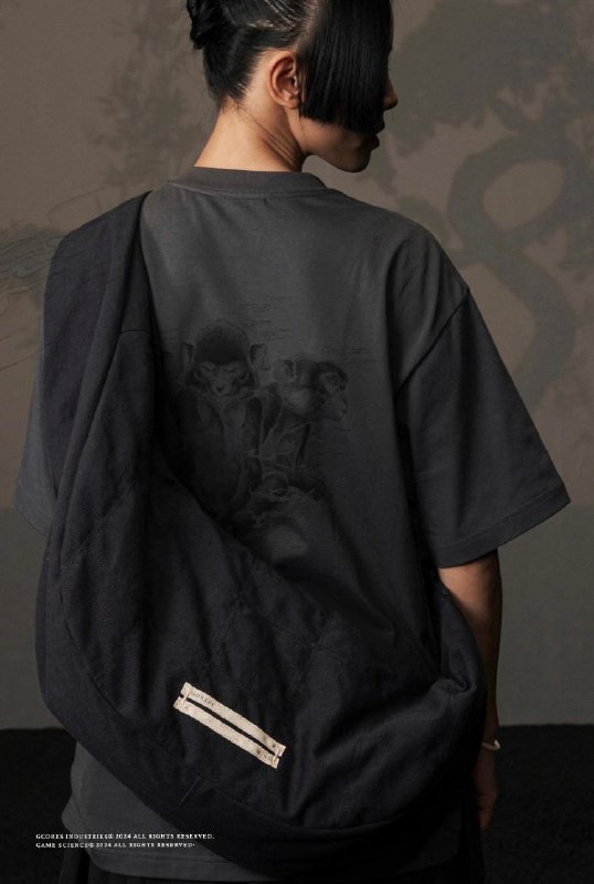 吉考斯工业与X黑神话之悟空 联合推出「心猿」服饰系列，将于「黑神话京东自营旗舰店」京东今晚8点开售！心猿归正，万相归真，期待与大家共赏新装