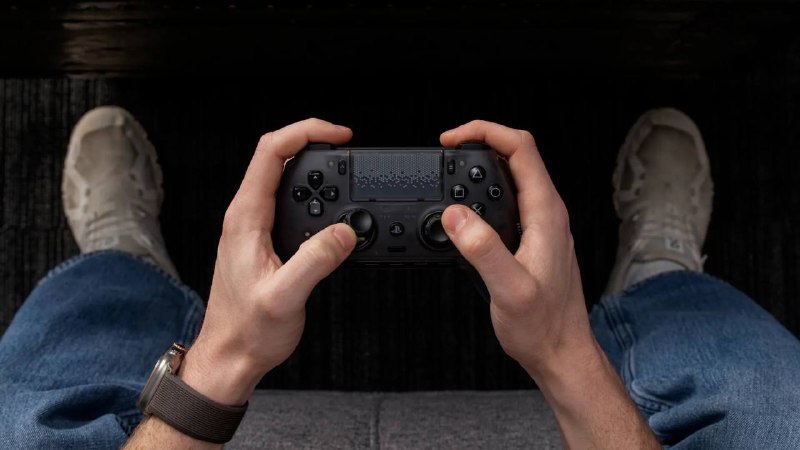 PlayStation官方授权「Scuf Omega PS5手柄」发售，兼容PS5、PC和移动端设备，拥有两个侧键和四个背键，售价219.99 美元